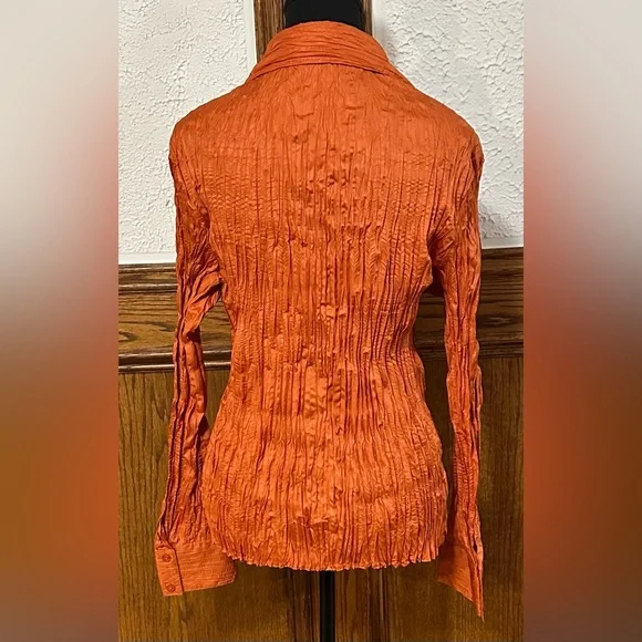 NWOT Clara Women's Vibrant Orange Crinkle Button-Down Shirt - Picture 2 of 15